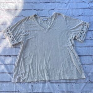 J. Jill Cream Lace V-Neck Short Sleeve Top